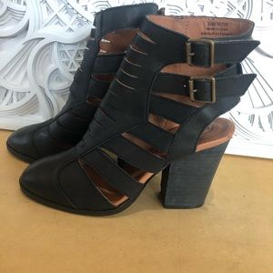 Free People black buckle western booties *NWOB*🖤